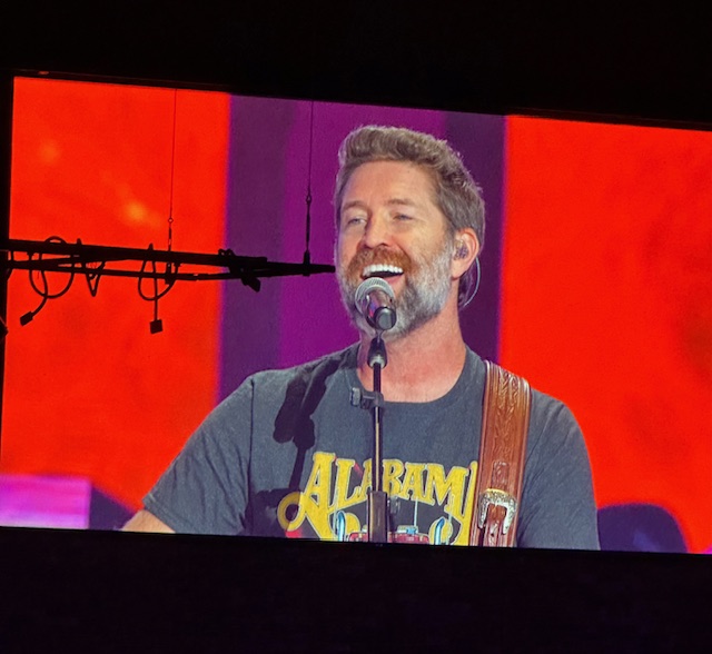 The very sexy Josh Turner